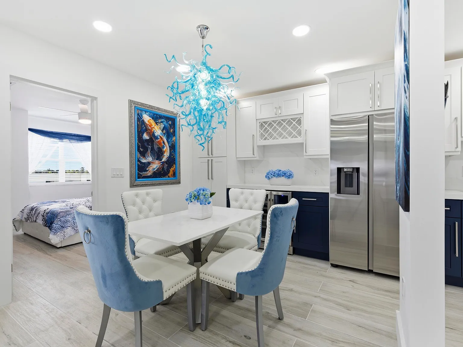 2 bed, 2.0 bath, 1176 sqft, $5,700 — Photo 3