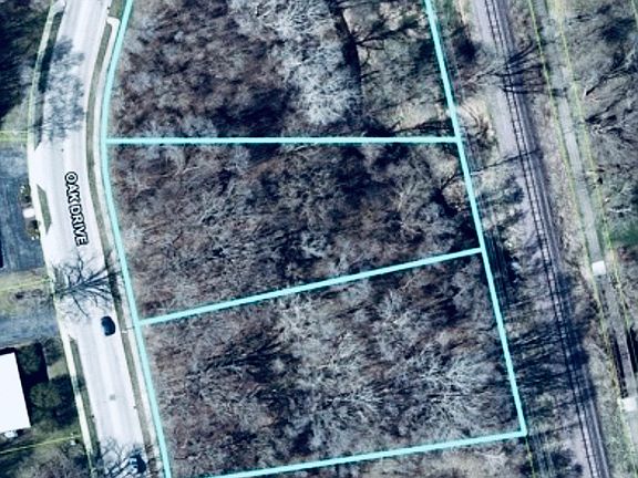 2nd image of 1716-1728-1740 Oak Dr