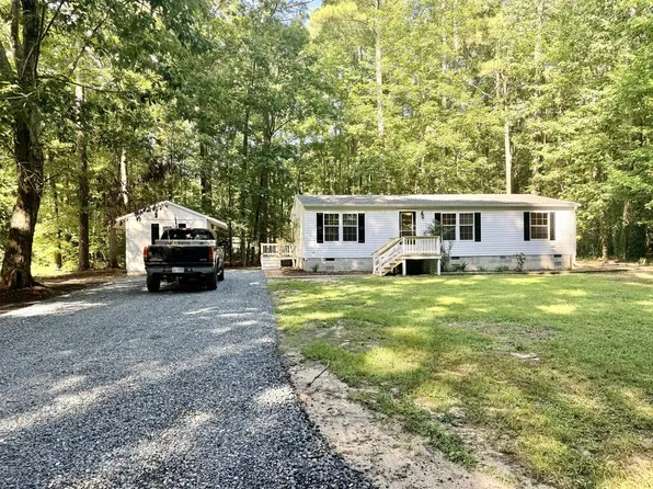 19501 Pefley Dr, Painter, VA 23420