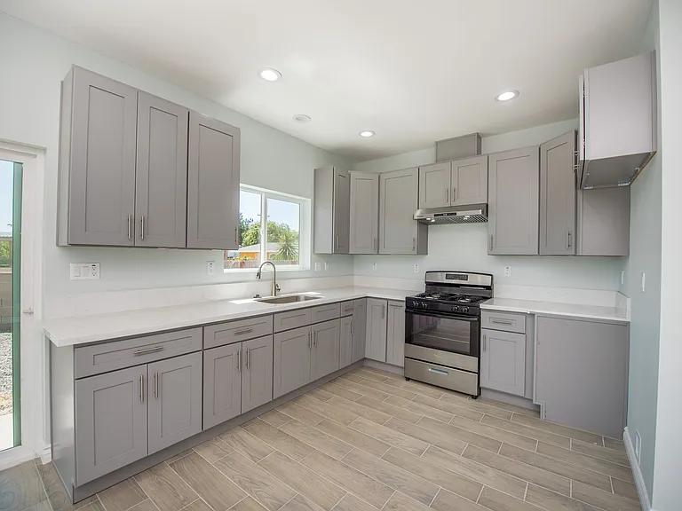 5409 Rose Ave — Photo 9