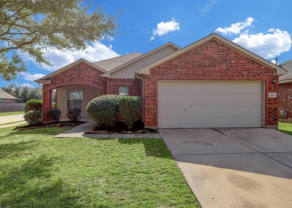 1st image of 2703 Lakecrest Forest Dr