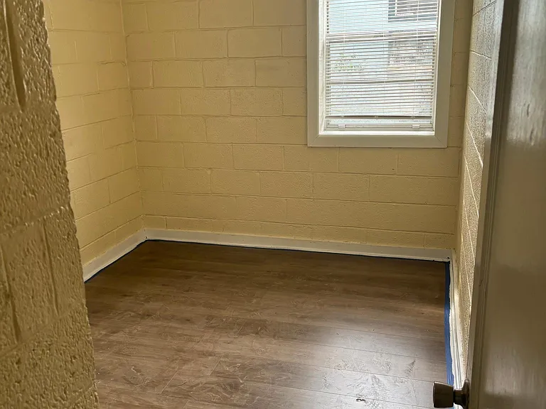 1010 Googe St — Photo 8