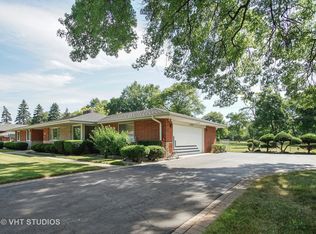 833 Dolores Dr, Bensenville, IL 60106