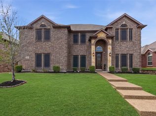 1808 River Run Dr, Desoto, TX 75115