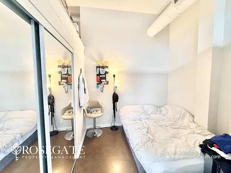 410 King St W #612 — Photo 9