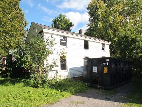 3rd image of 11 White St