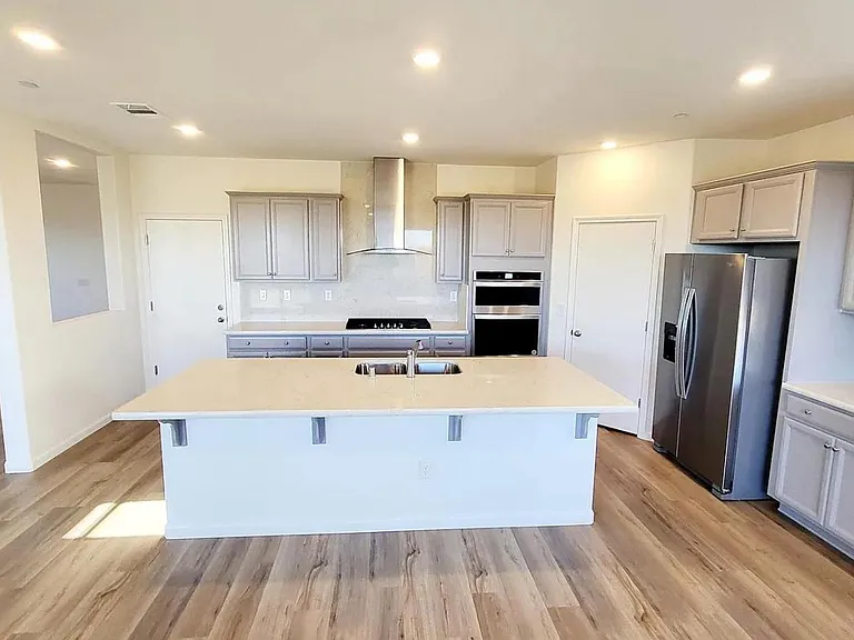 1642 Sanderling Ave — Photo 8