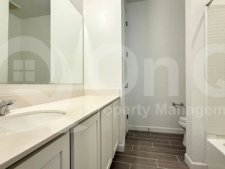11225 E Ulysses Ave — Photo 15