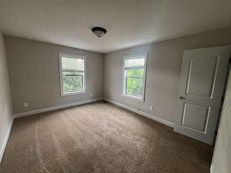 8043 Oak Meadow Dr — Photo 16