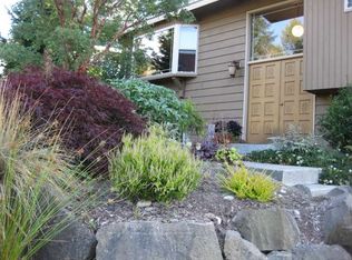 19711 64th Ave NE, Kenmore, WA 98028