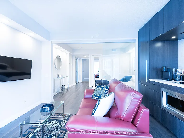 155 Yorkville Ave — Photo 15