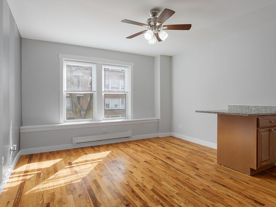 1st image of 7450-7456 N Greenview Ave #7450-67
