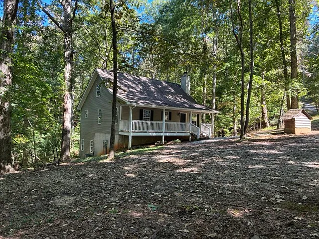 3 bed, 2.5 bath, 2200 sqft, $2,100 — Photo 1