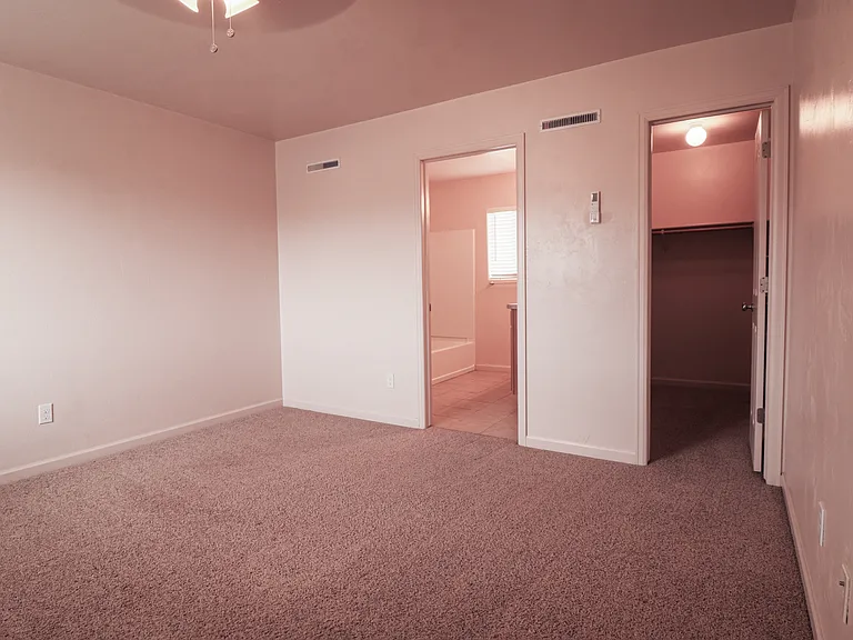 2589 E Cactus Rd — Photo 5