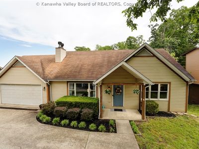 6 Hillcrest Dr E, Charleston, WV, 25311