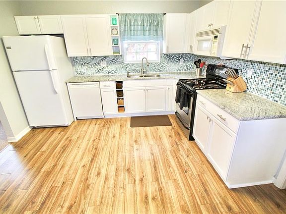5th image of 116 14th St SE