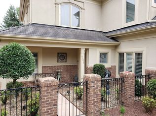 6005 Old Well House Rd, Charlotte, NC 28226