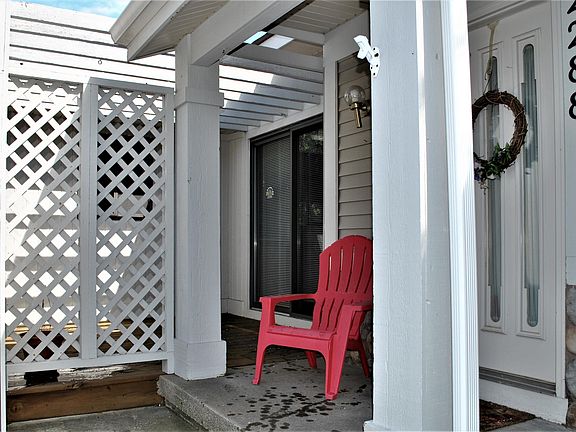 4th image of 2288 Southgate Dr SE
