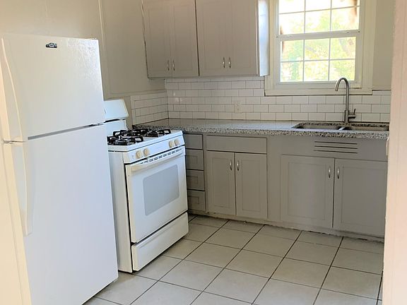 3rd image of 311 Randall St APT 3