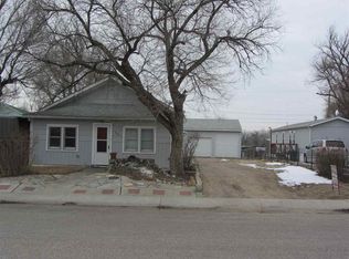 220 N 3rd St, Glenrock, WY 82637