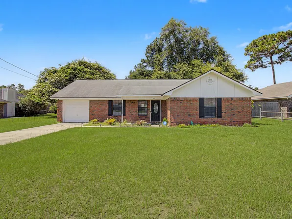 703 Woods Ct, Hinesville, GA 31313