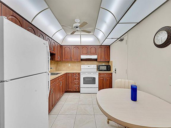 4th image of 10777 W Sample Road #408