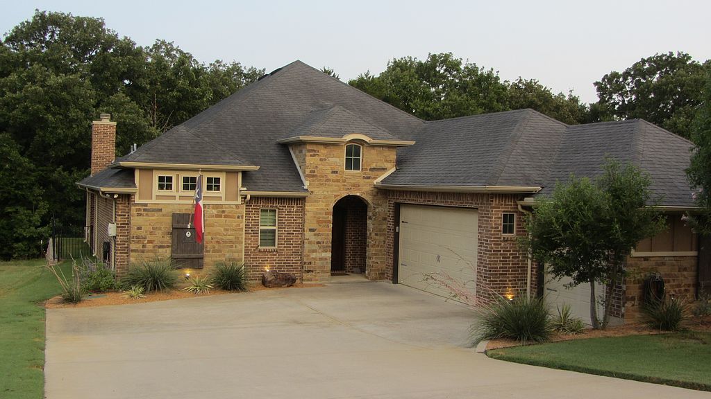 304 Dublin Cir - Property Image