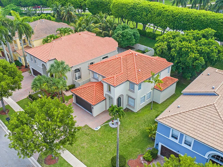 9058 Alexandra Cir — Photo 37