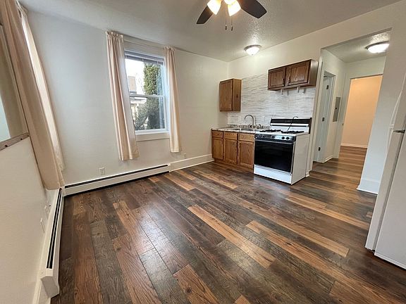 4th image of 800 W 12th St APT 3