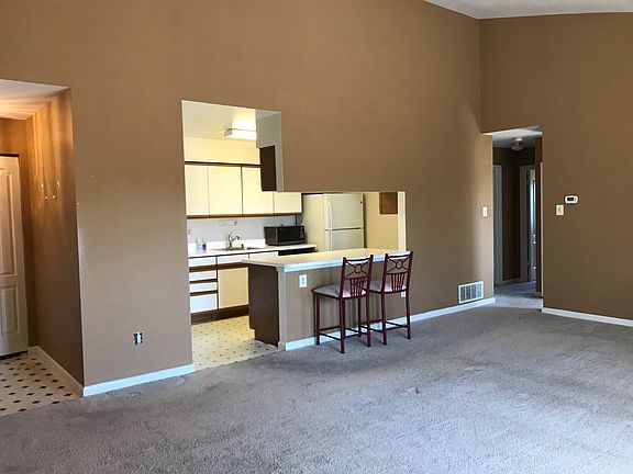 4th image of 24 Marsham Ct Unit 24