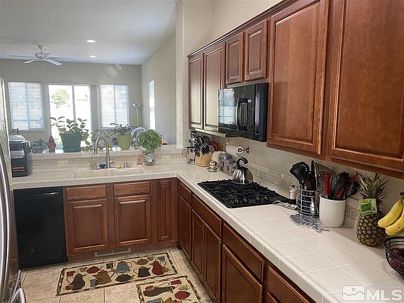 4th image of 1024 Harbor Town Cir