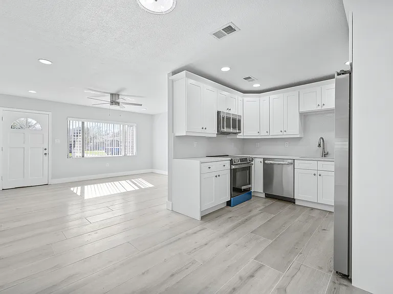 2303 Carroll Pl — Photo 5