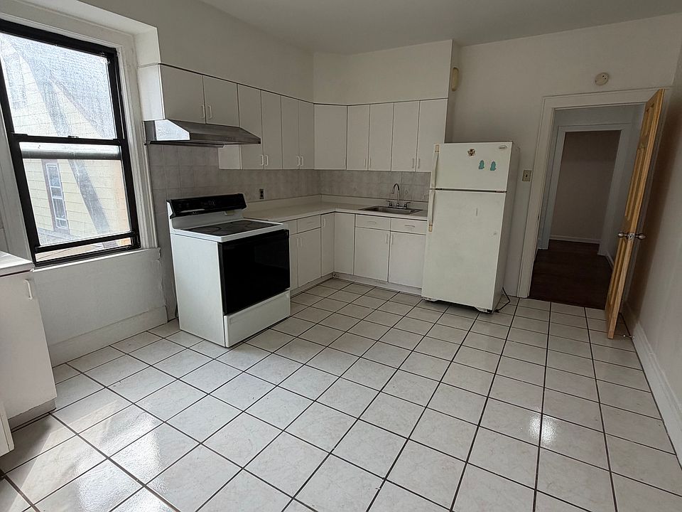 1st image of 4665 158th St #2F