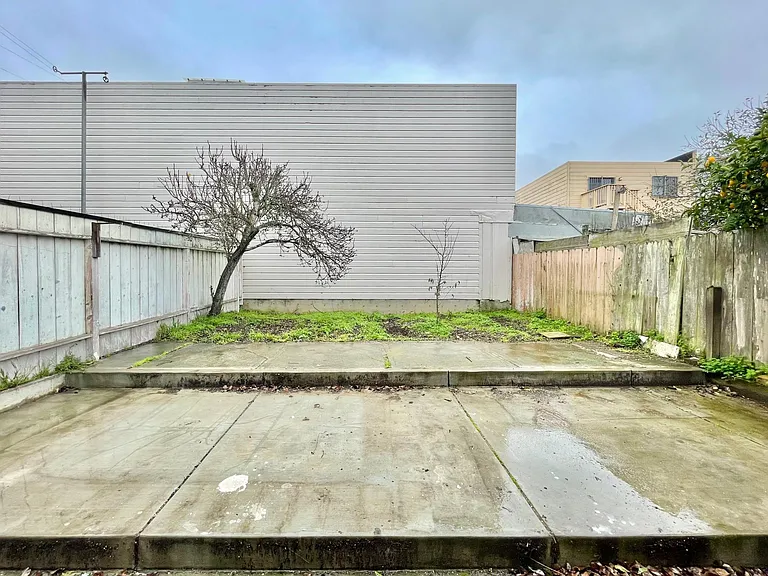 405 Lisbon St — Photo 37