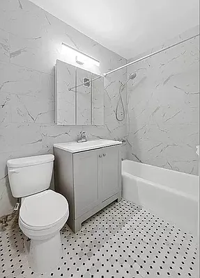 Rented by REAL New York | media 21