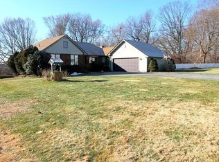 8 Coolidge Rd, Chicopee, MA 01013