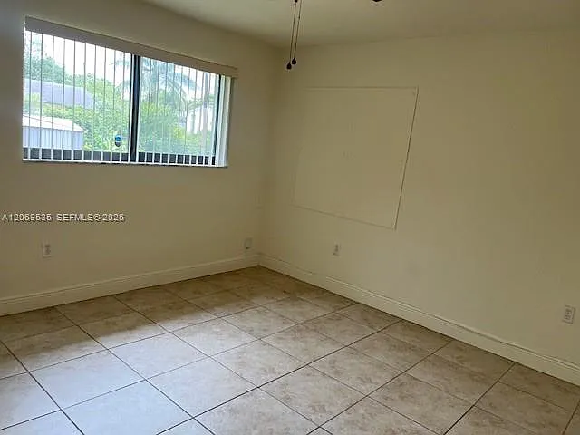 4605 SW 65th Ave — Photo 7