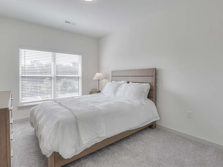 The Flats at Laurel & Pine — Photo 11