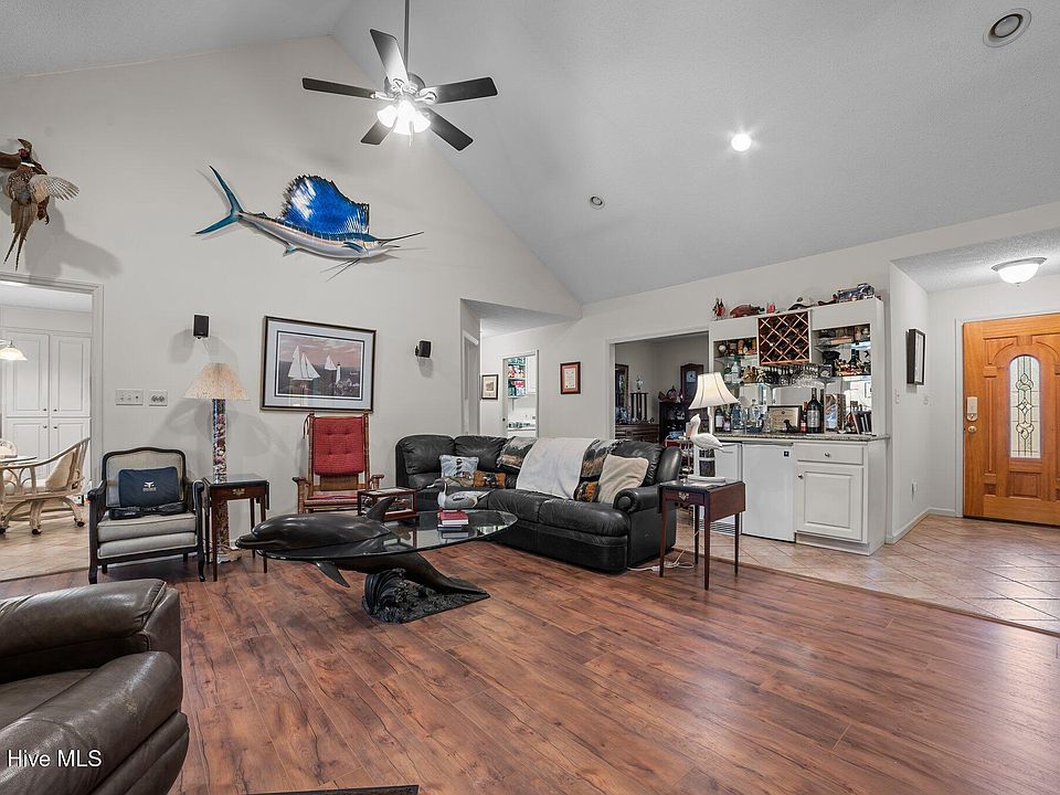 25th image of 108 Arbor Drive