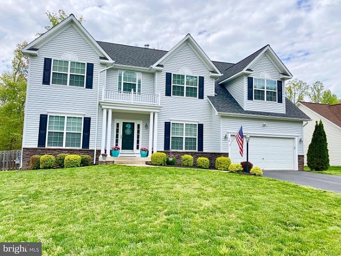 1st image of 16 Towering Oaks Dr