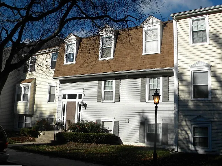 13 Pickering Ct #102 — Photo 4