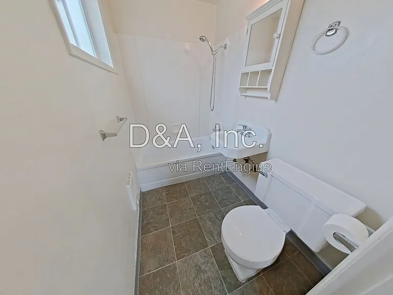 427 SW 9th St — Photo 7