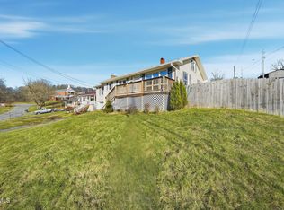 200 Independence Ave, Mt Carmel, TN 37645