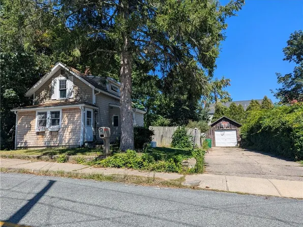 9 Allen Ave, South Kingstown, RI 02879