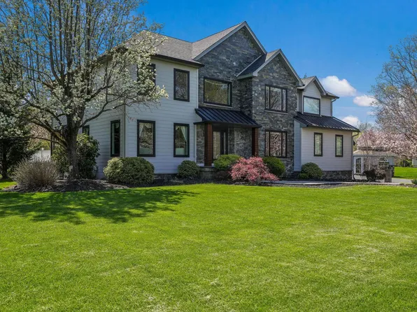 4912 Gloucester Dr, Doylestown, PA 18902