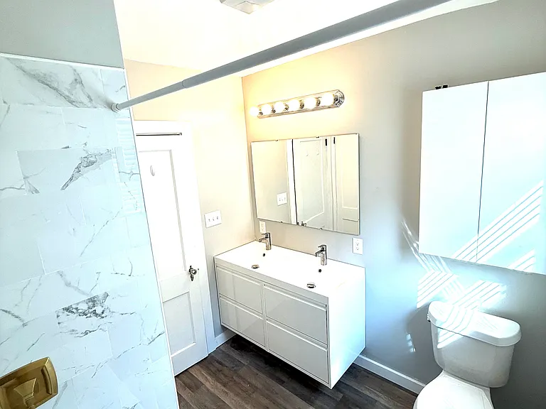 2215 Scott Ave — Photo 16