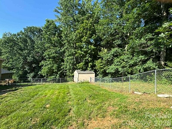 4th image of 2588 Knight Dr