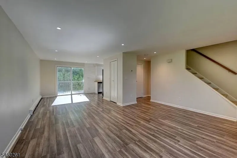 2 bed, 1.5 bath, $2,100 — Photo 3