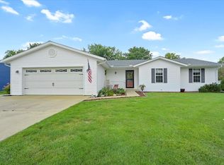 607 Ridge Rd, Philo, IL 61864