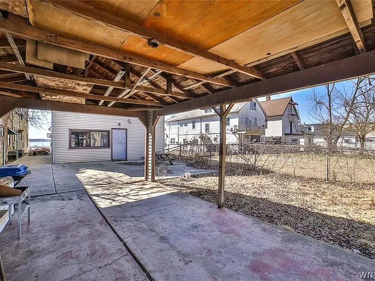 2877 Niagara St — Photo 13